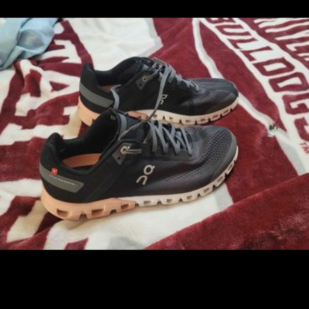 Women's On Cloud shoes